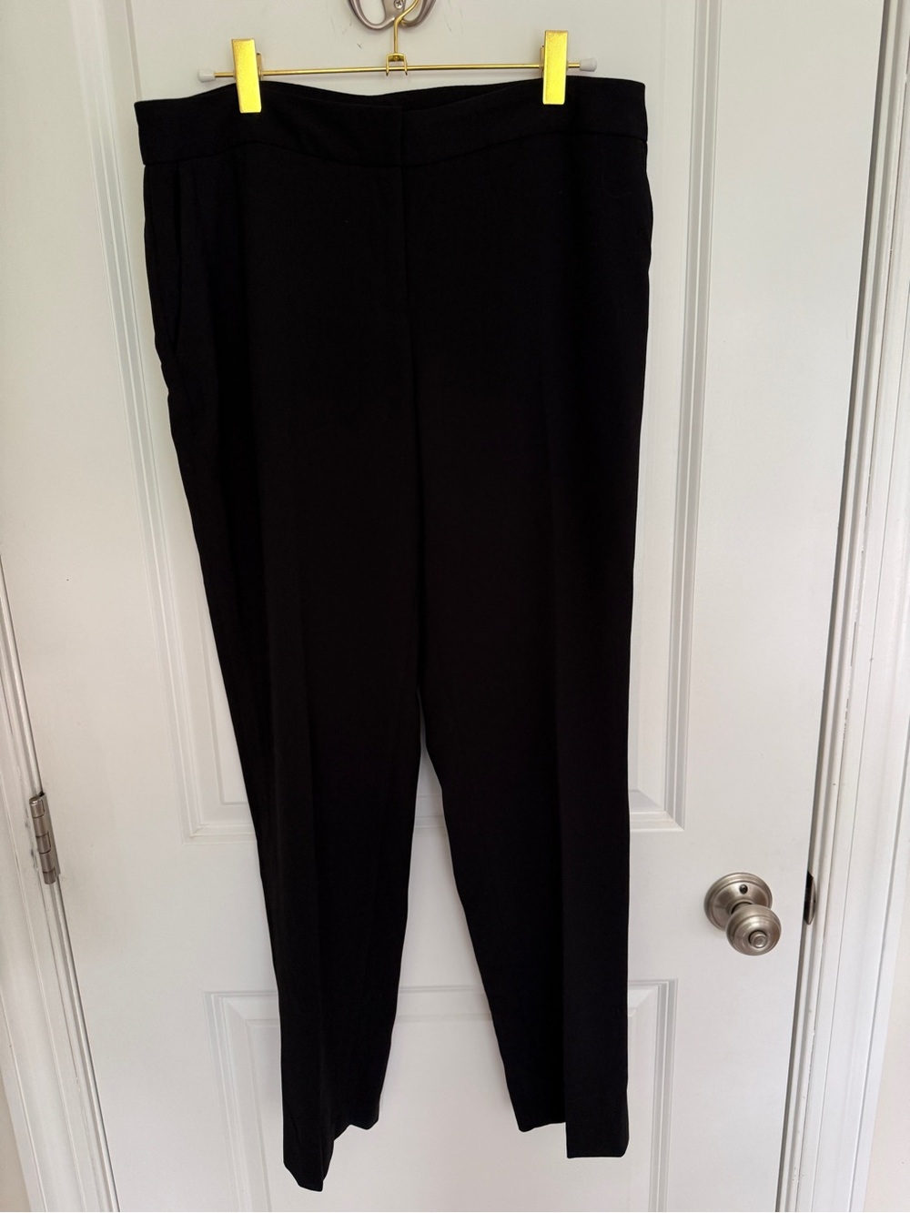 Vince Camuto Black Tailored Straight-Leg Flowy Crepe Trousers